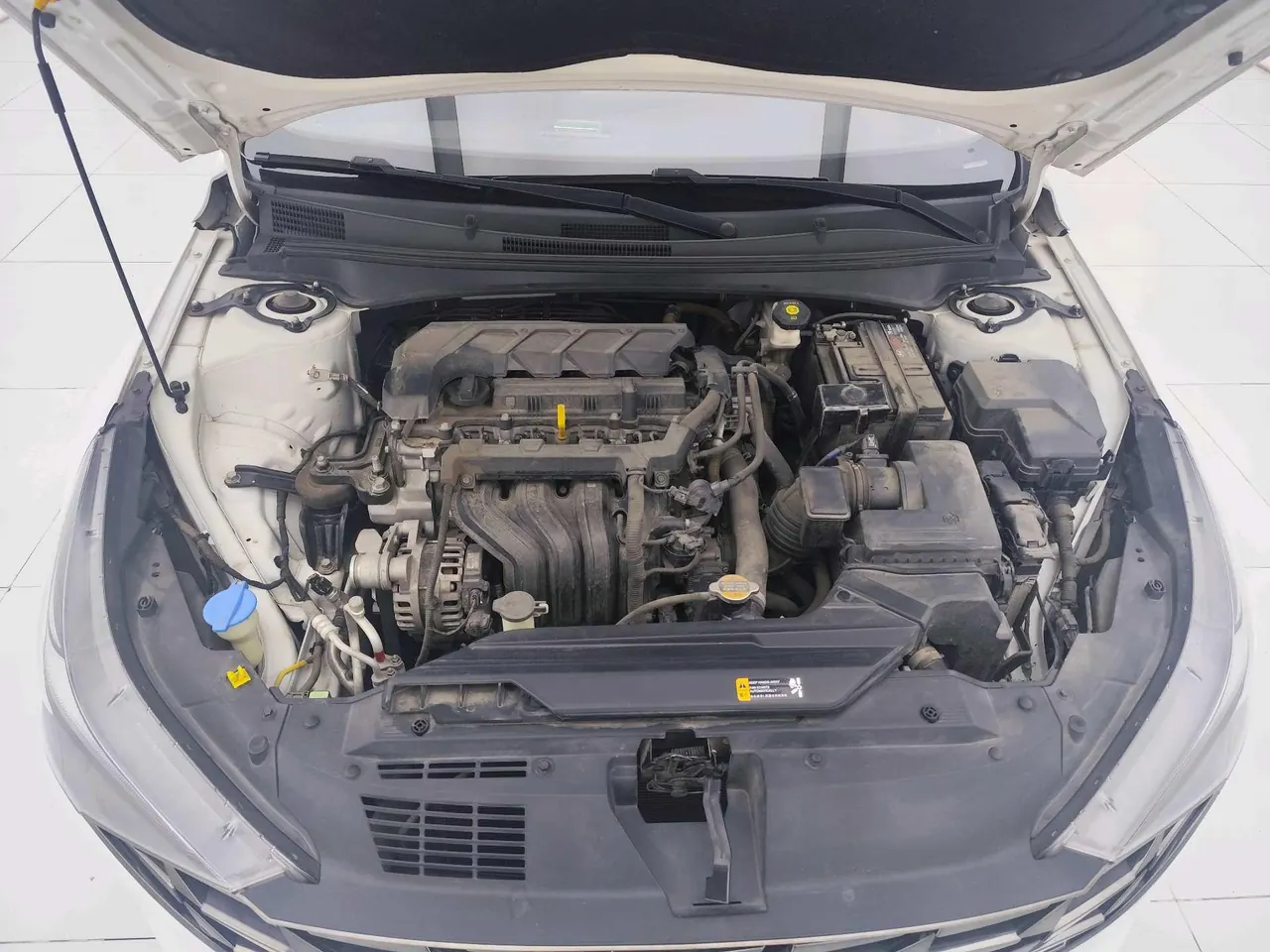 Hyundai 2021 Elantra -3-compartment 1.5 stepless LUX premium automatic gear 7