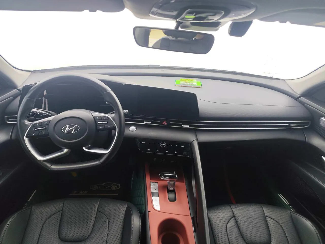 Hyundai 2021 Elantra -3-compartment 1.5 stepless LUX premium automatic gear 8