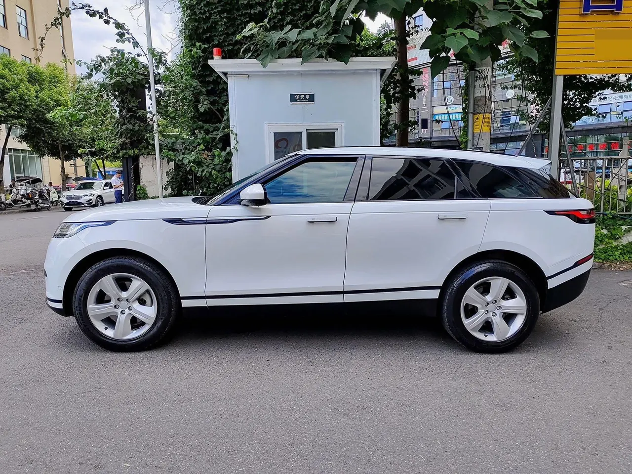 Land Rover Range Rover Star Vein (Imported) 2021 Range Rover Star Vein 2.0T P250 Black Collector's Edition Automatic Gear 4