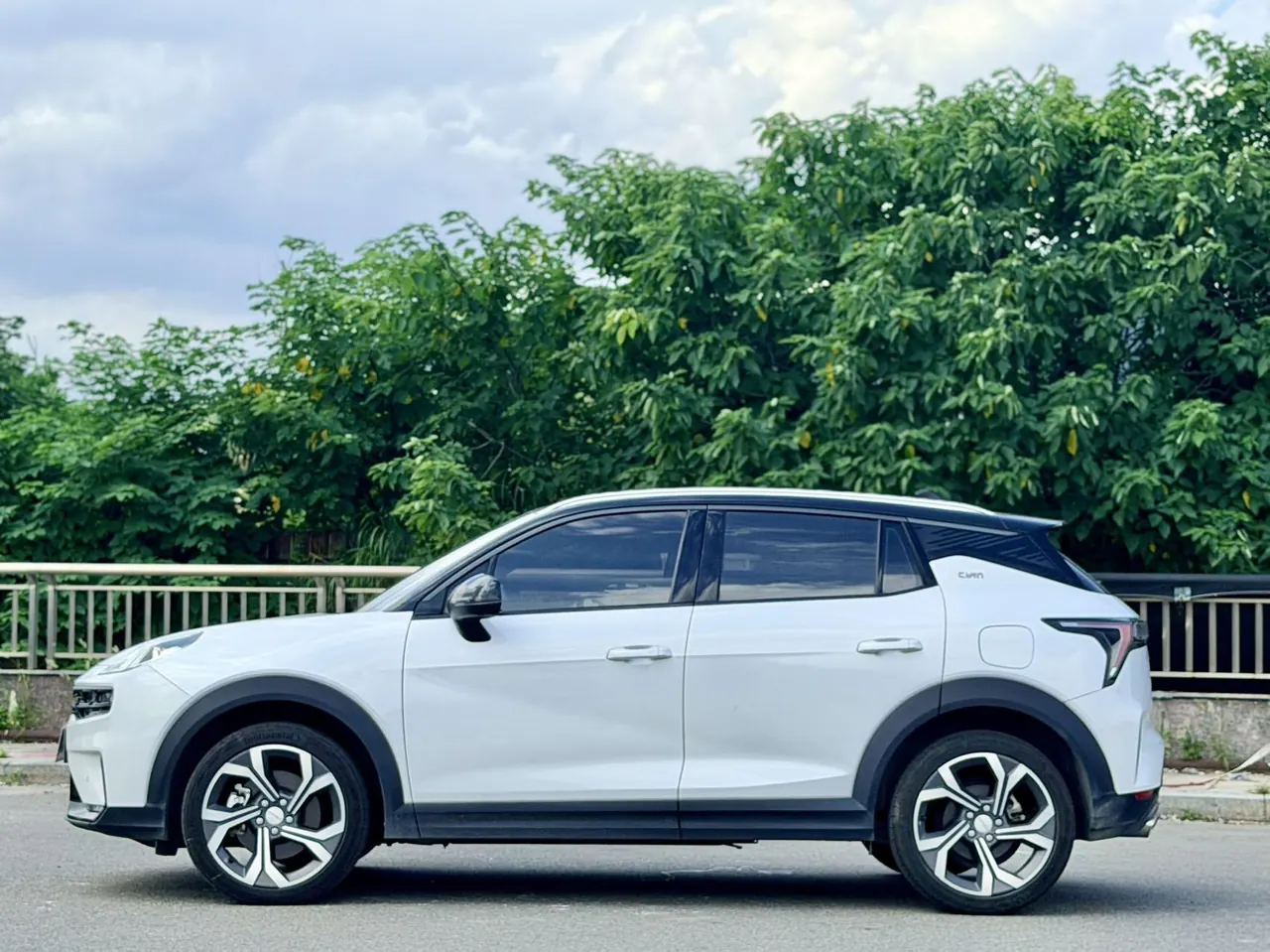 LYNK&amp;CO 2020 LYNK&amp;CO 06 MHEV 1.5TD Pro automatic transmission 4