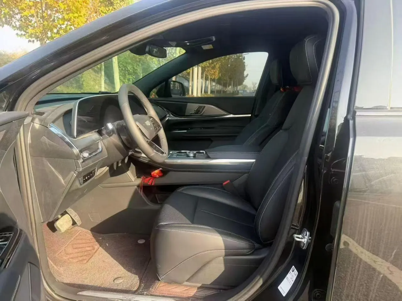 Cadillac 2025 XT5 48V 2.0T Luxury Automatic Gear 3