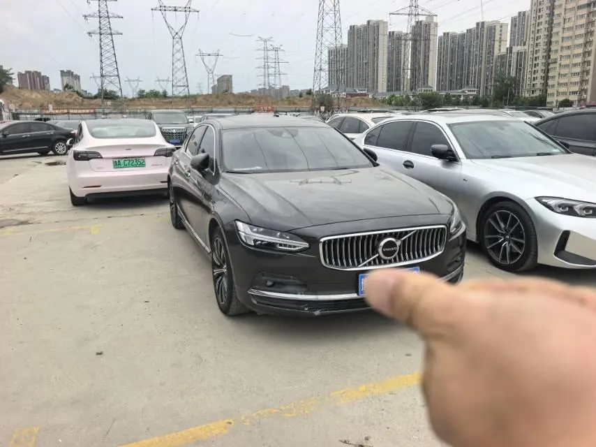 Volvo 2021 S90 48V 2.0T B5 Zhiyuan Deluxe Edition Automatic Gear 3