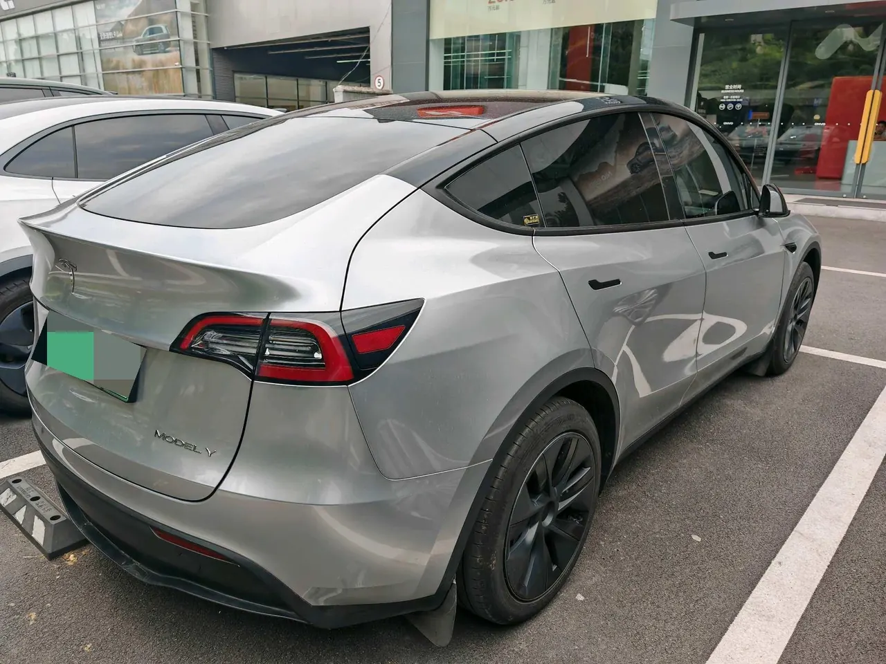 Tesla 2024 Model Y rear-wheel drive version automatic transmission 2