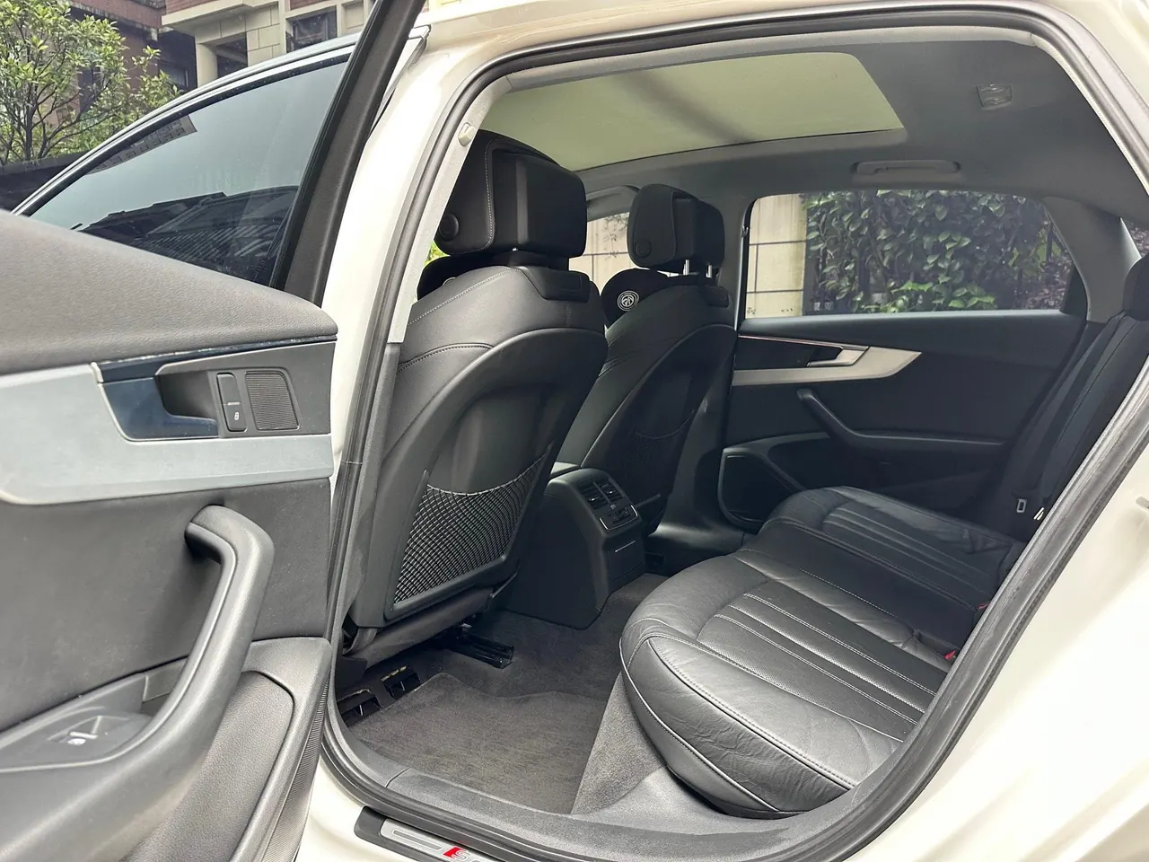 Audi 2020 A4L 2.0TFSI 40TFSI Deluxe Dynamic Automatic 6