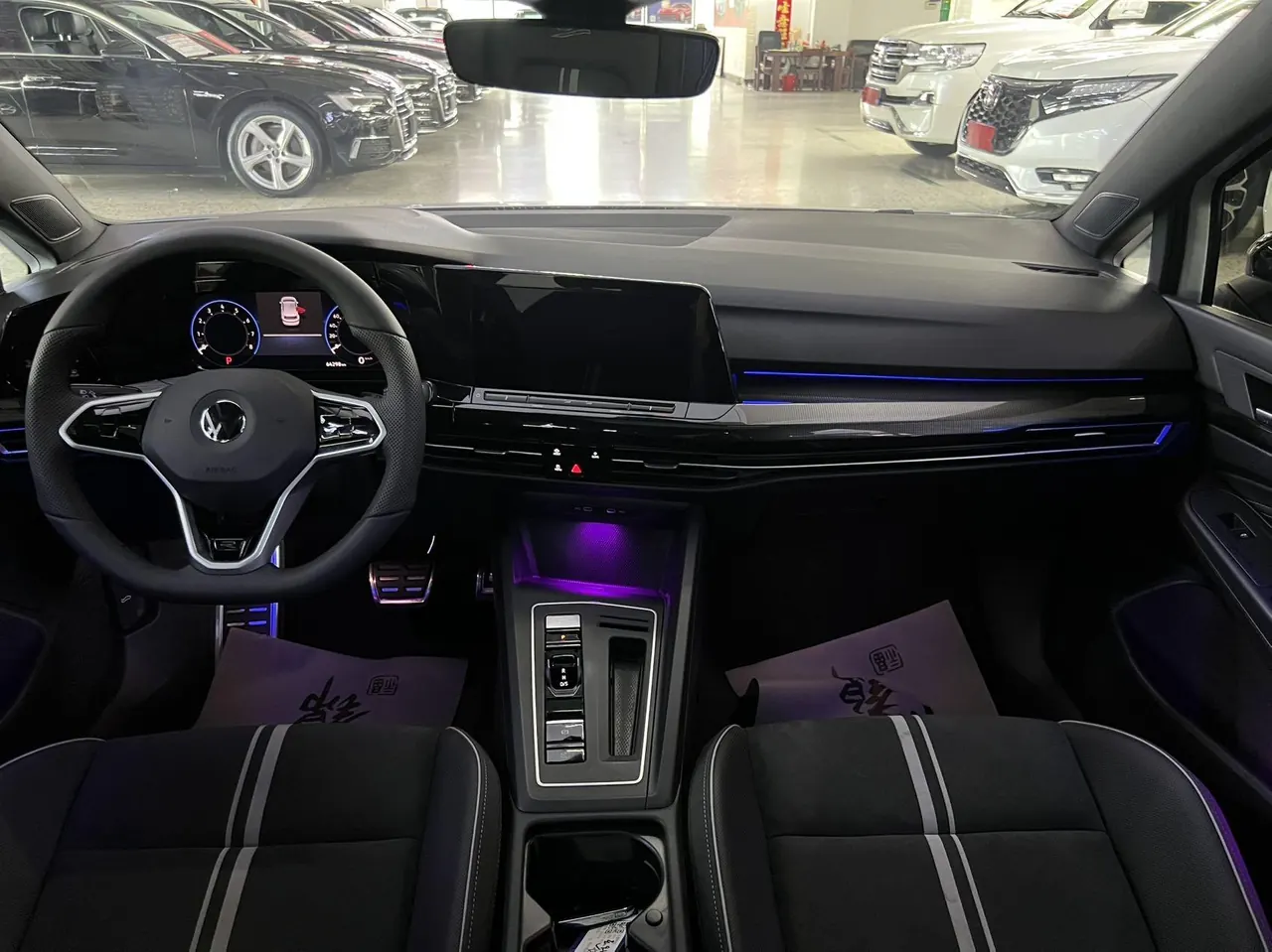 Volkswagen 2021 Golf 8 R-Line 1.4TSI 280TSI Automatic 16