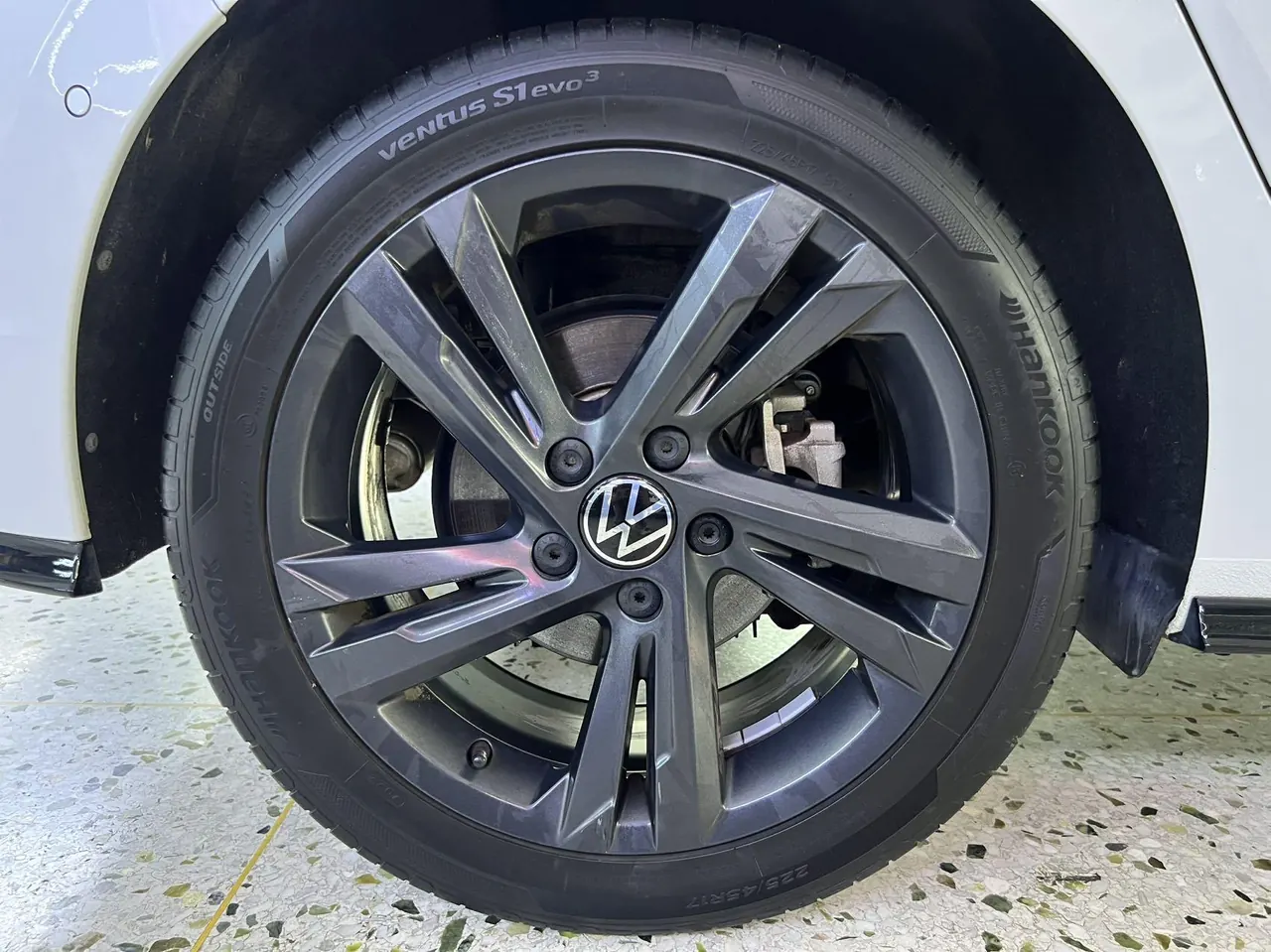Volkswagen 2021 Golf 8 R-Line 1.4TSI 280TSI Automatic 7