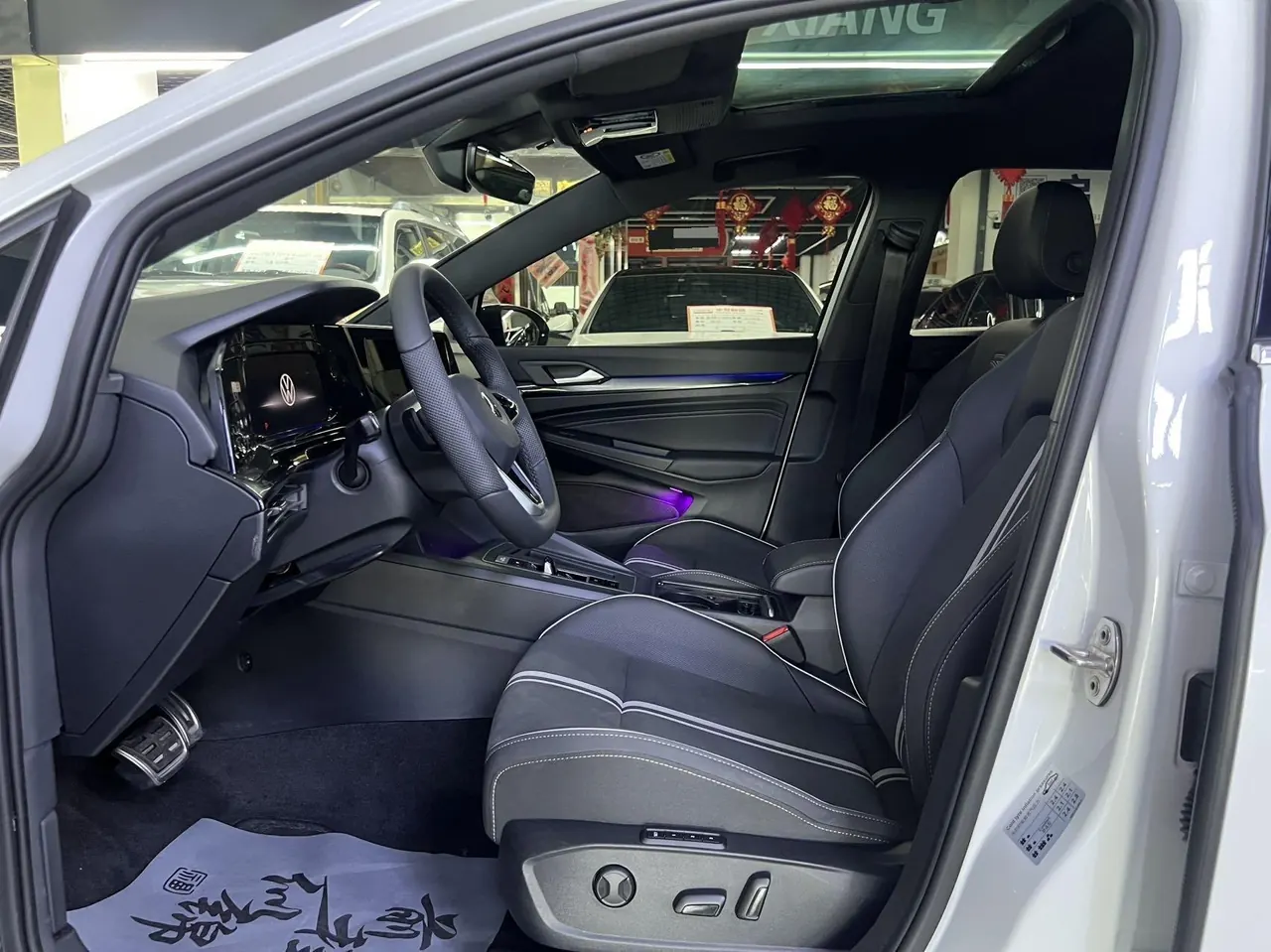 Volkswagen 2021 Golf 8 R-Line 1.4TSI 280TSI Automatic 8
