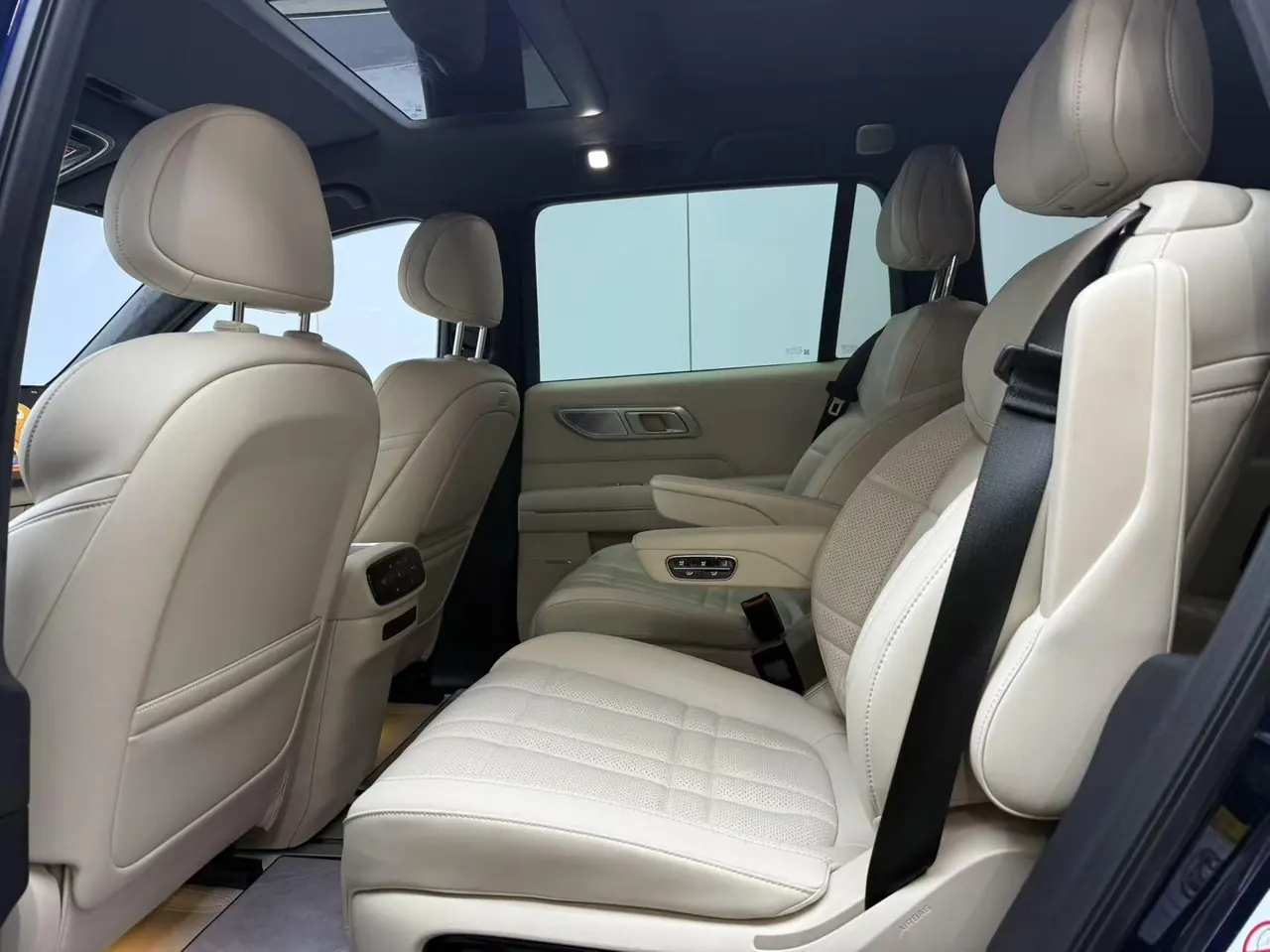 ChangAn Deepal 2025 S09 four-wheel drive Ultra high-fixed automatic gear 4
