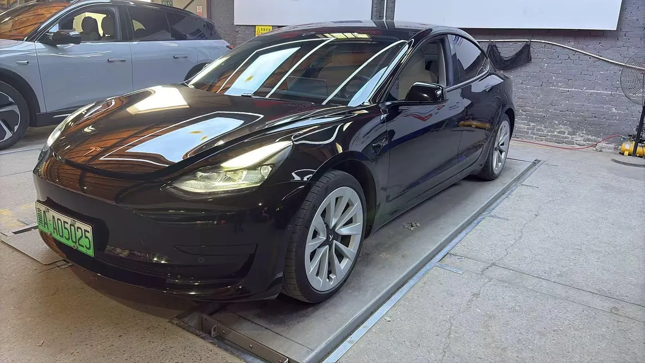 Tesla 2021 Model 3 Standard Endurance Rear Drive Upgraded Automatic Gear - View 1