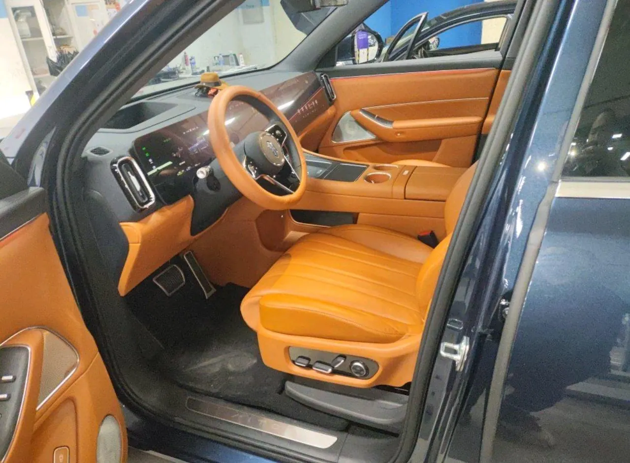 AITO 2025 AITO M8 Max Edition 53.4kWh 6-seat Edition Automatic Gear 2