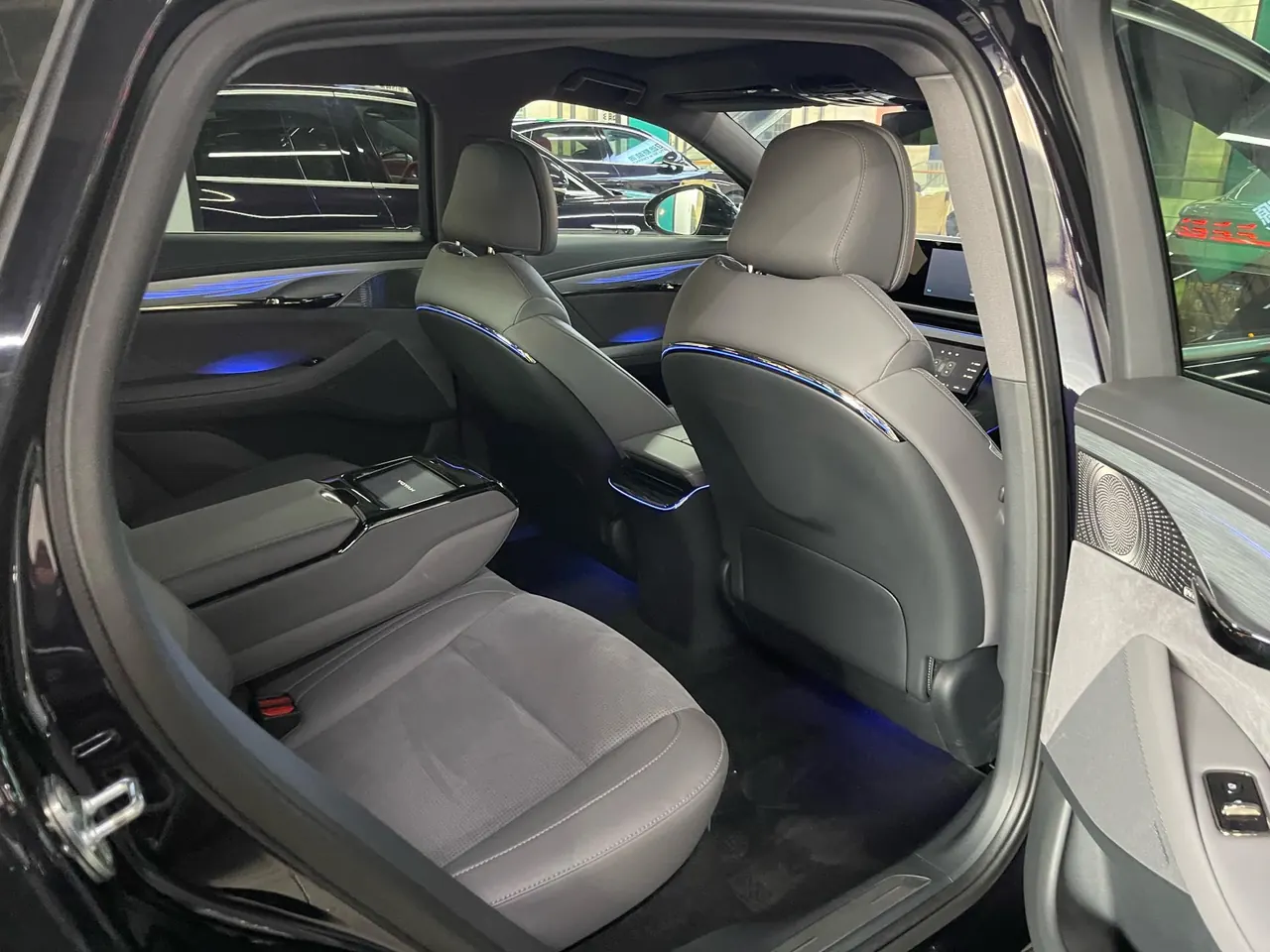 Voyah 2024 models chasing light PHEV 1.5T four-wheel drive ultra-long endurance flagship automatic gear 6