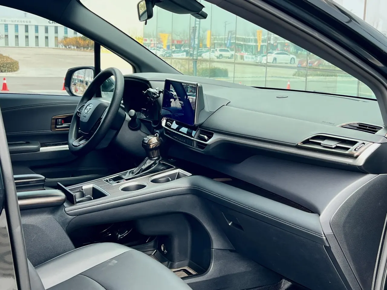 Toyota 2024 Grevia HYBRID 2.5 Stepless Zunjue ULTRA Edition Automatic Gear 6