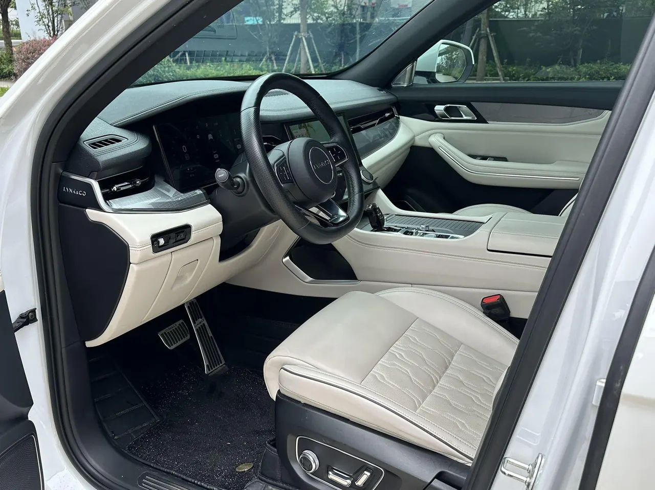 LYNK&amp;CO 2021 LYNK&amp;CO 09 MHEV 2.0T Ultra 7-seat automatic gear 4