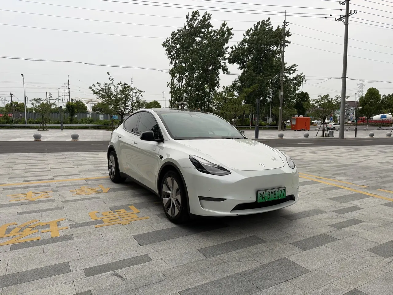 Tesla 2021 Model Y long endurance all-wheel drive version automatic transmission 3