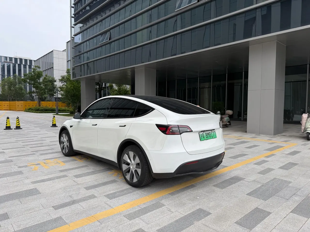 Tesla 2021 Model Y long endurance all-wheel drive version automatic transmission 4