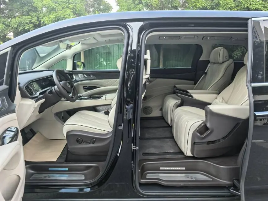 Denza 2024 Denza D9 DM-i 1.5T stepless 980 four-wheel drive distinguished automatic gear 8