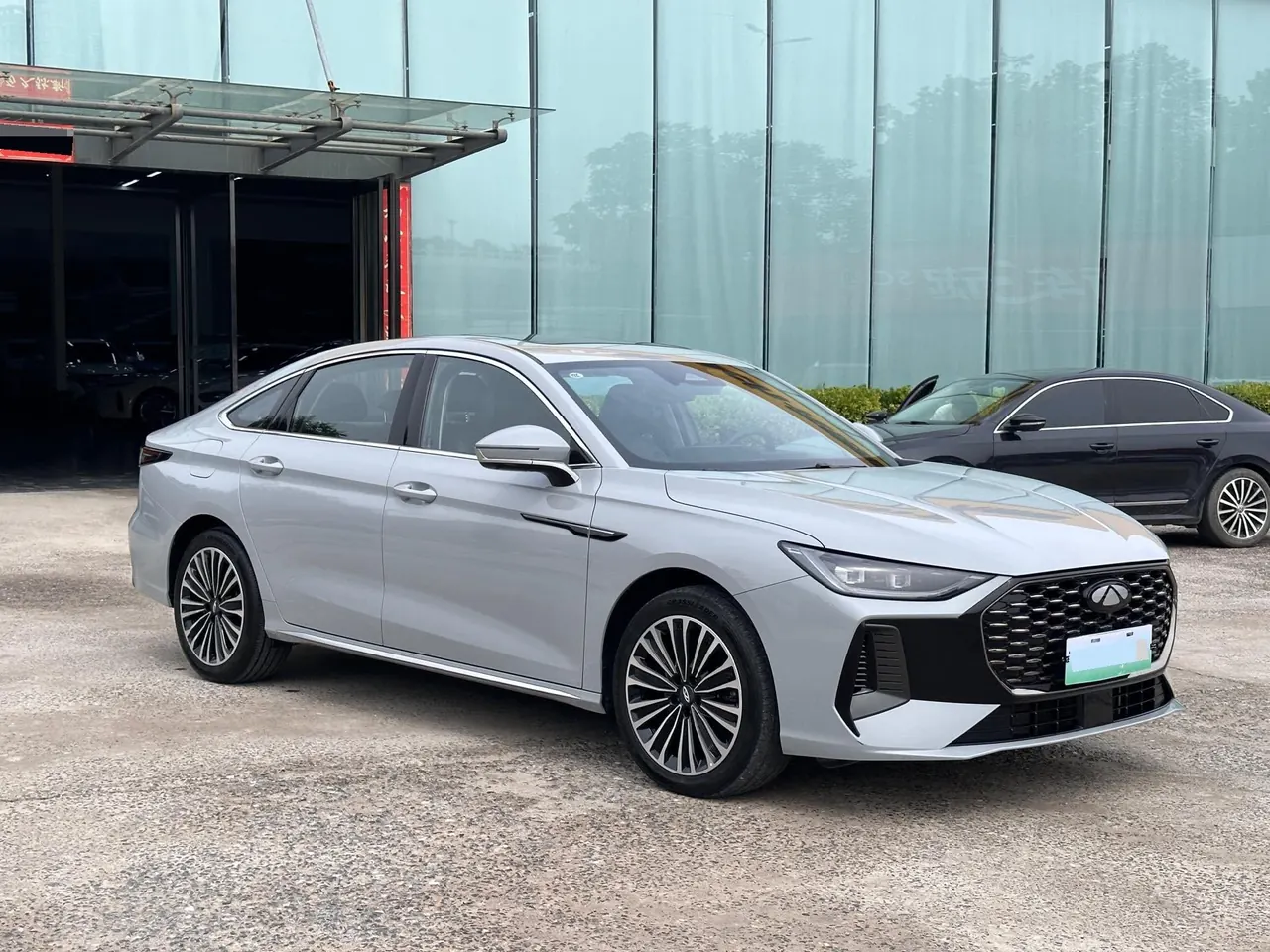 Chery 2025 Fengyun A8L 1.5TGDI 145km Luxury Automatic Gear 3