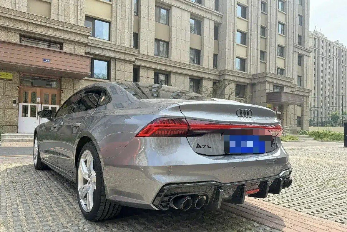 Audi 2022 A7L 2.0TFSI 45TFSI Quattro S-line Knight Automatic 3