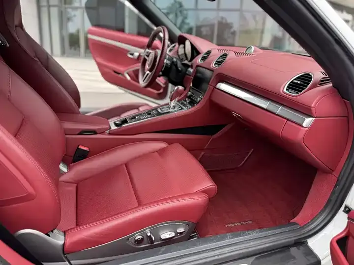 Porsche 718 2020 Boxster 2.0T 6