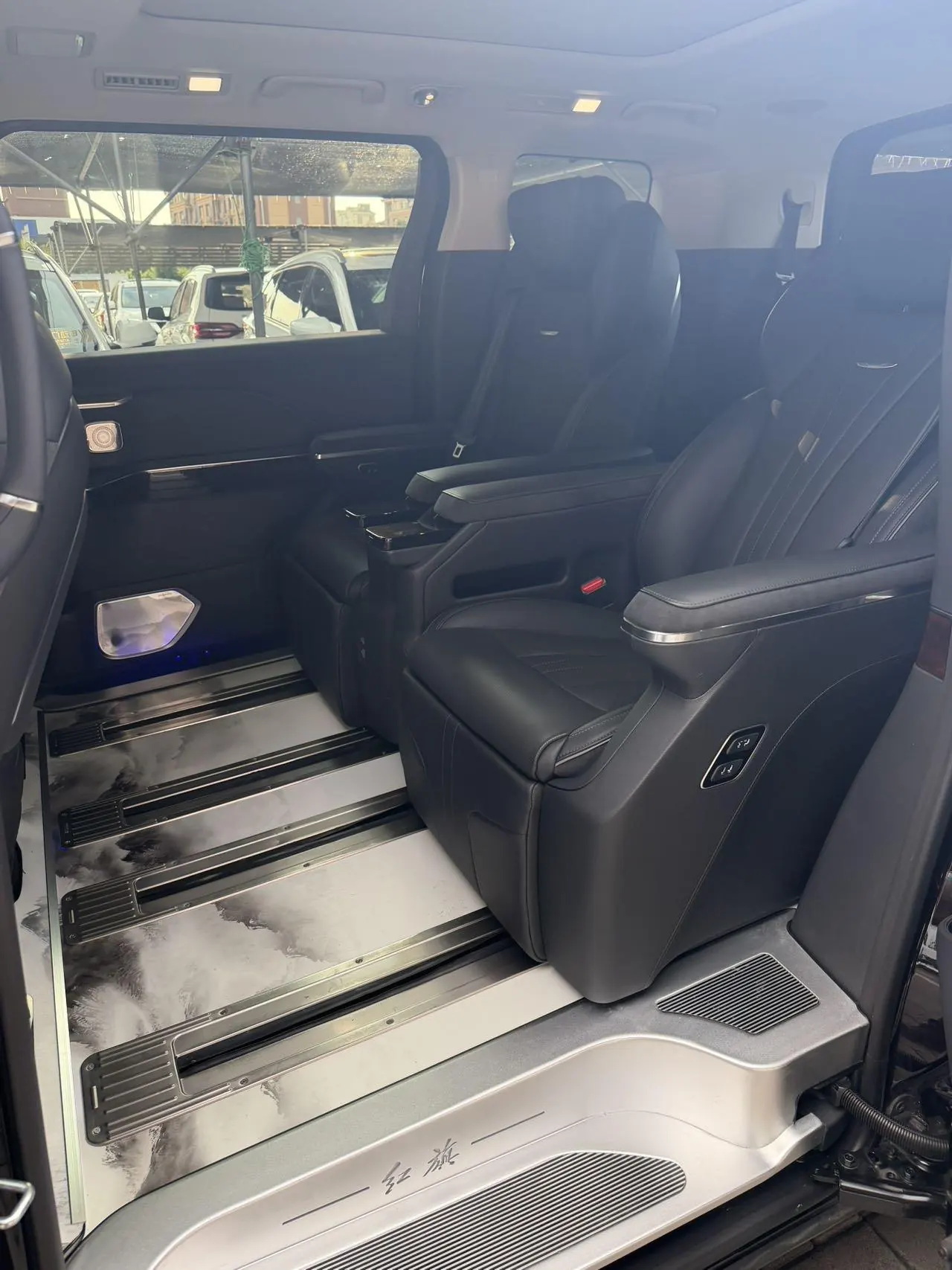 HongQi 2024 HQ9 PHEV 2.0T 4-wheel drive deluxe automatic gear 3