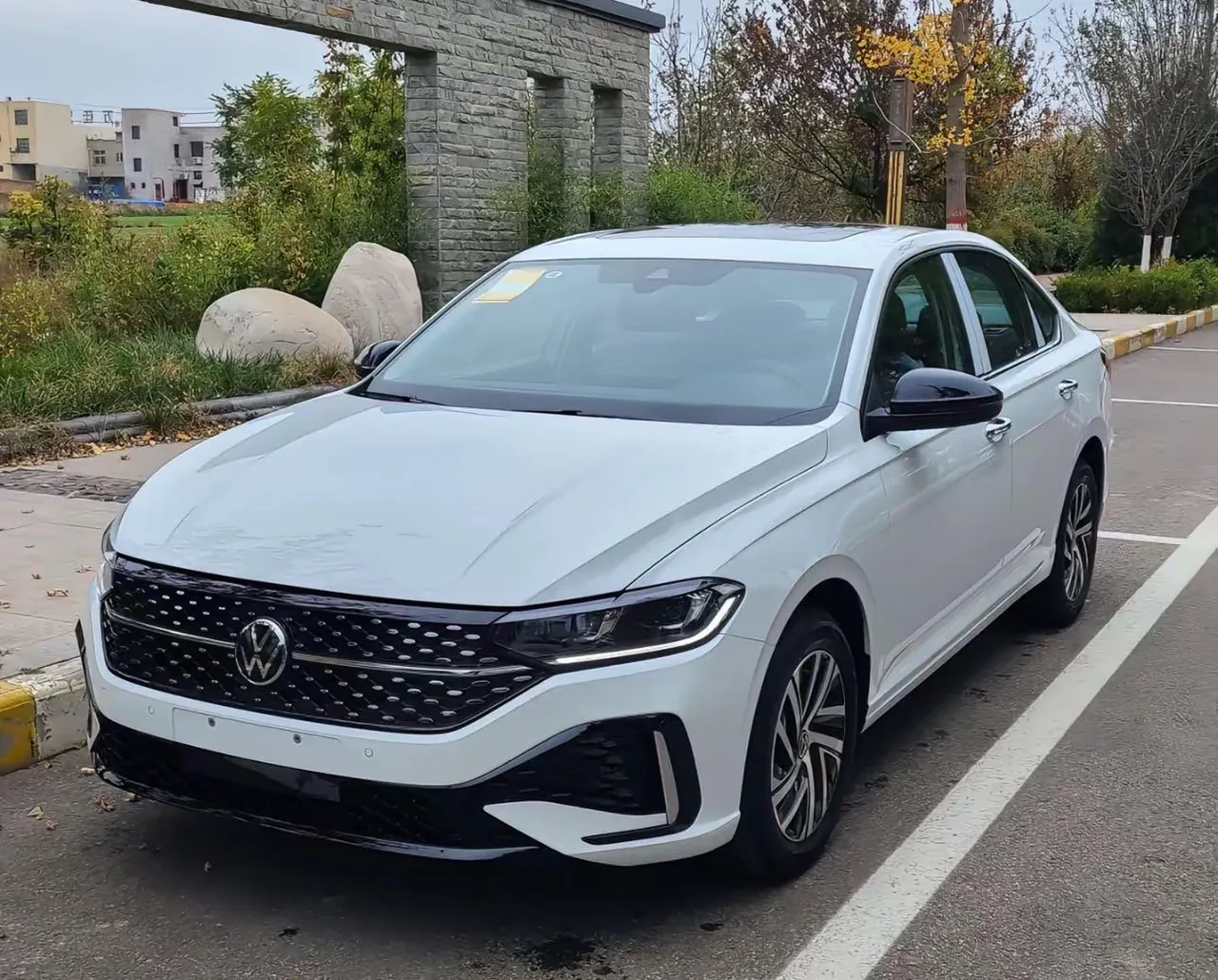 Volkswagen 2024 LaVida 1.5 5 Million Edition Automatic - View 1