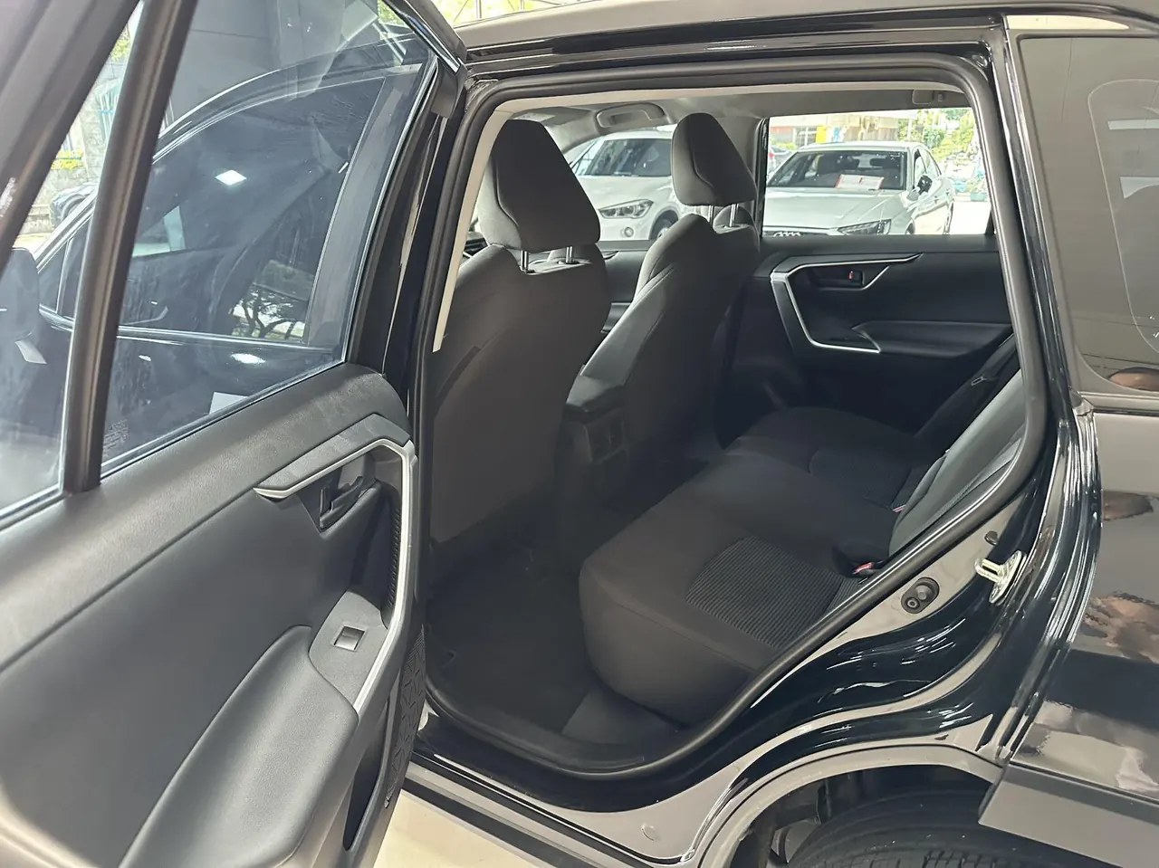 Toyota 2022 Willanda 2.0 Stepless Two-Drive Luxury PLUS Edition Automatic Gear 7
