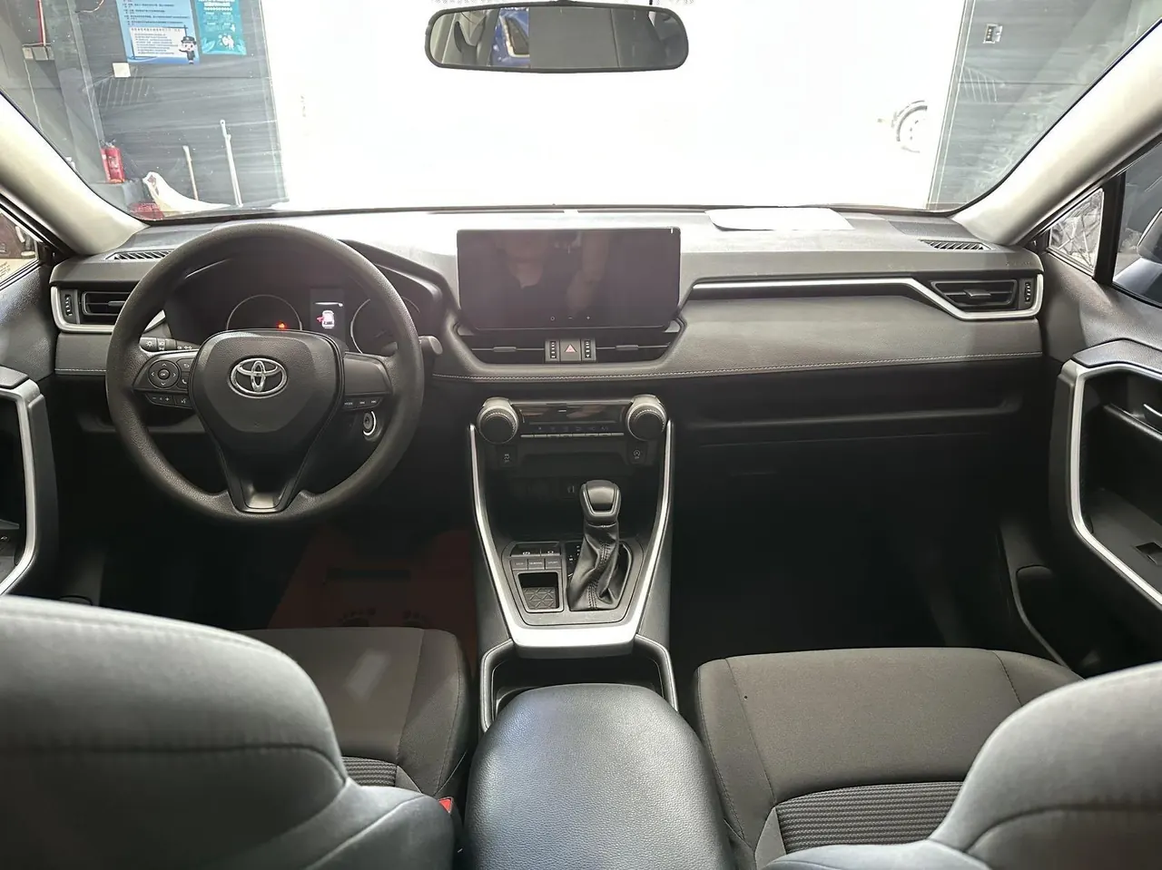 Toyota 2022 Willanda 2.0 Stepless Two-Drive Luxury PLUS Edition Automatic Gear 8