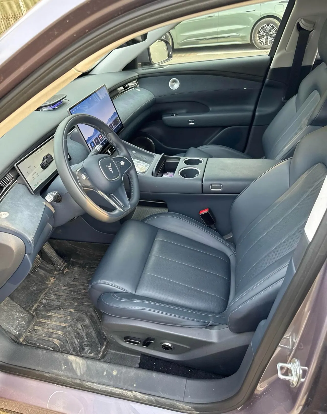 Voyah 2025 FREE four-wheel drive dry Kun version of automatic gear 4