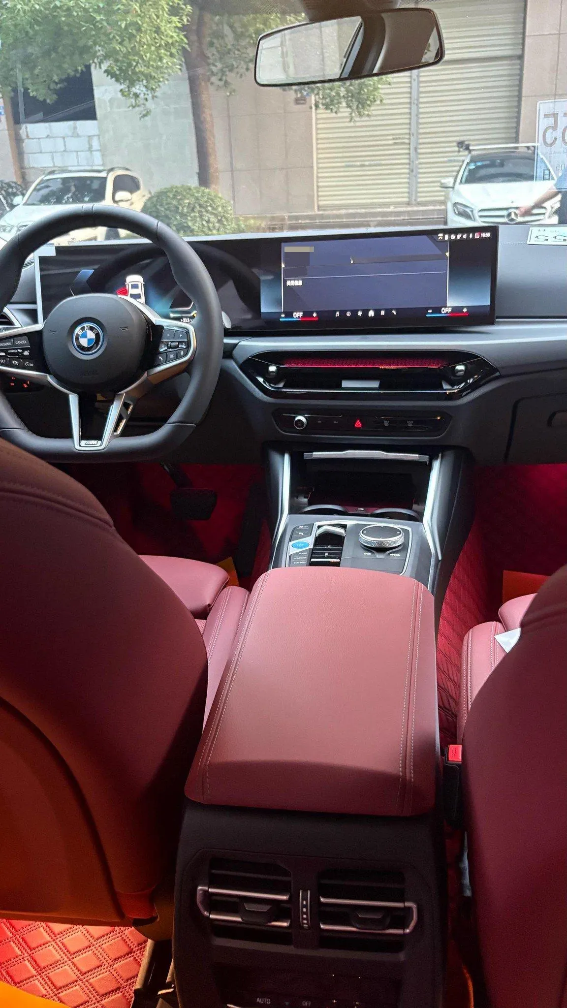 BMW 2025 i3 eDrive 35 L automatic gear 3