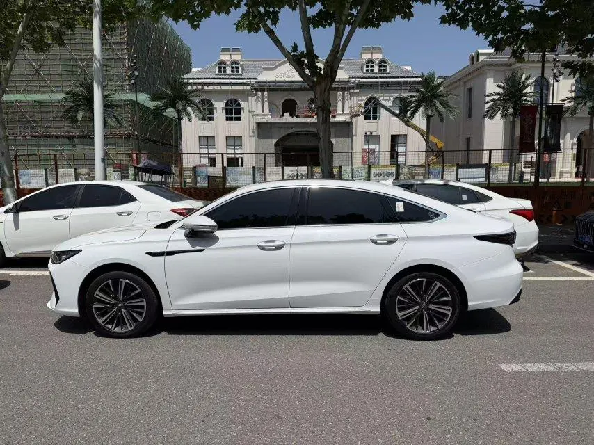 Chery 2025 Erez 8 Pro 1.6TGDI 290TGDI Comfortable Automatic Gear 4