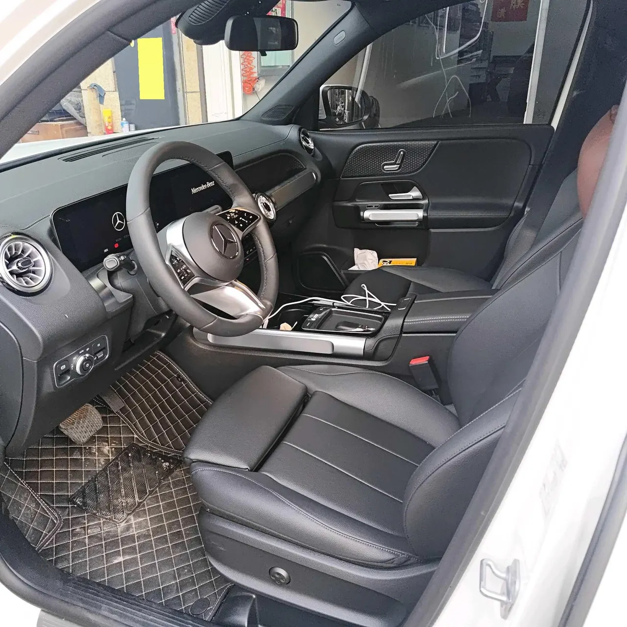 Mercedes Benz 2025 GLB 220 48V 2.0T Sporty Model Automatic 6