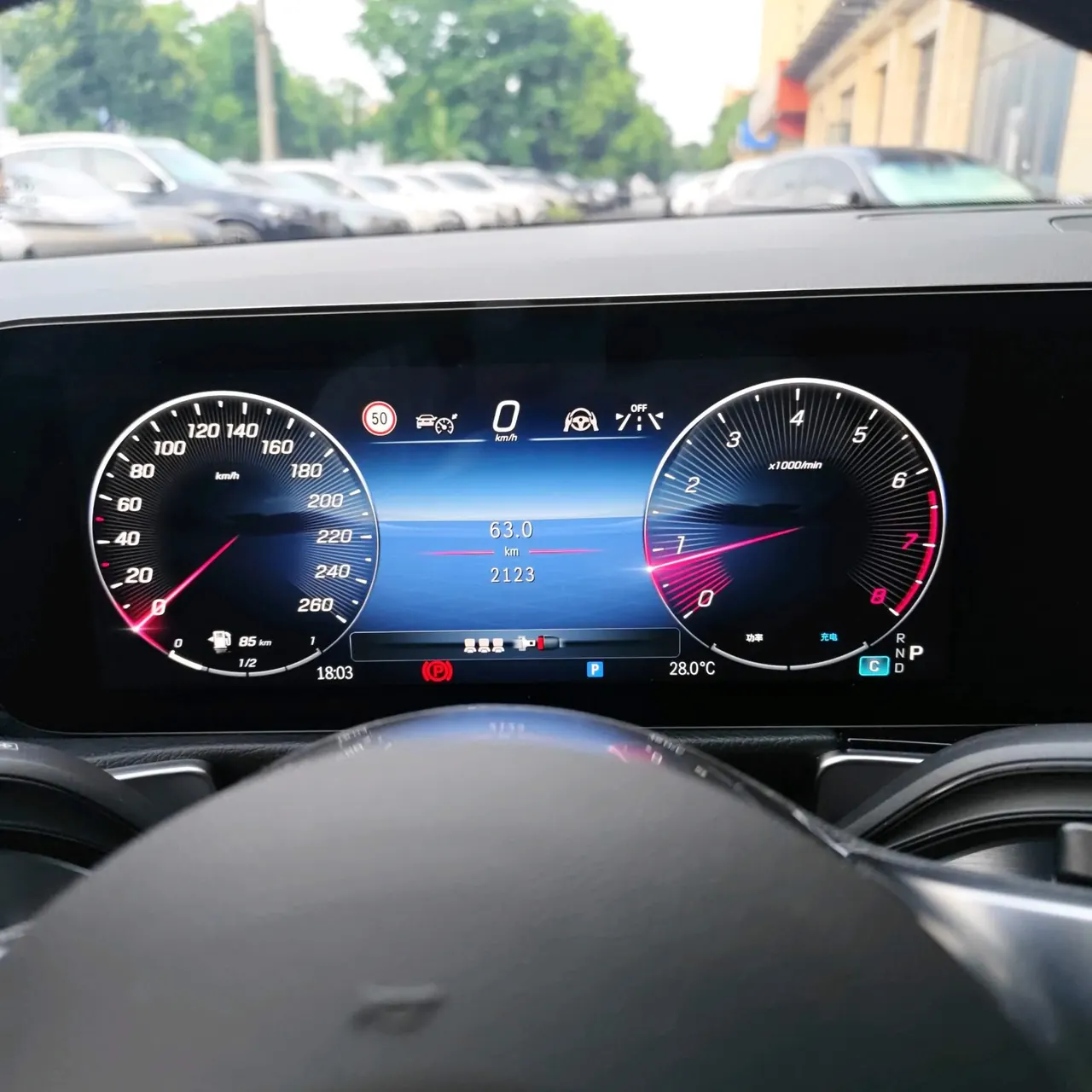 Mercedes Benz 2025 GLB 220 48V 2.0T Sporty Model Automatic 9