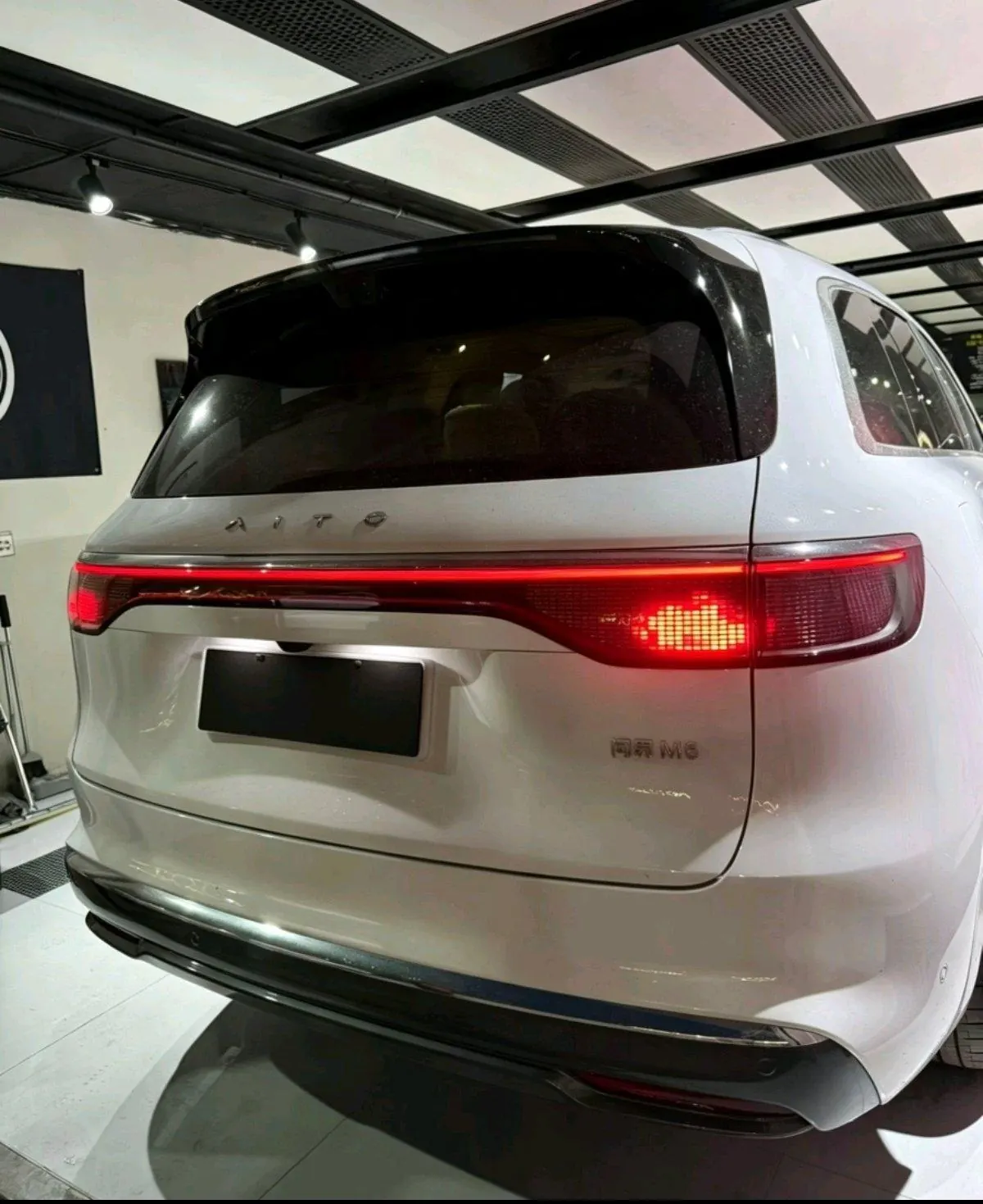 AITO 2025 AITO M8 Max Edition 53.4kWh 6-seat Edition Automatic Gear 2