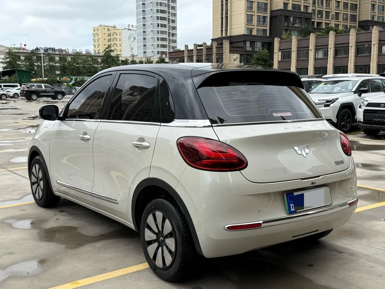 WuLing 2025 Plantronics 410km LingBox Exclusive Automatic Transmission 4