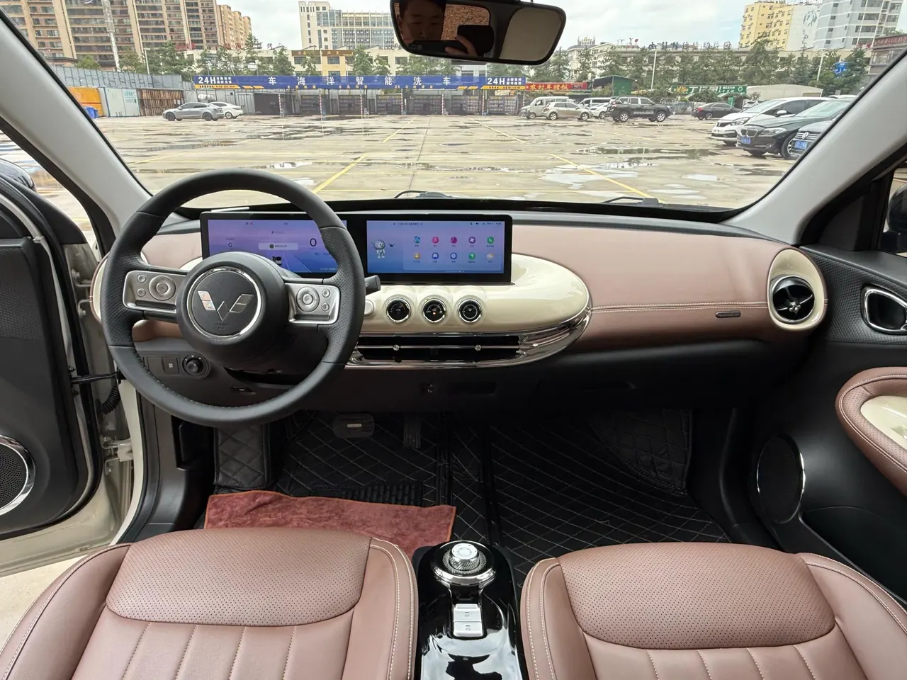 WuLing 2025 Plantronics 410km LingBox Exclusive Automatic Transmission 9