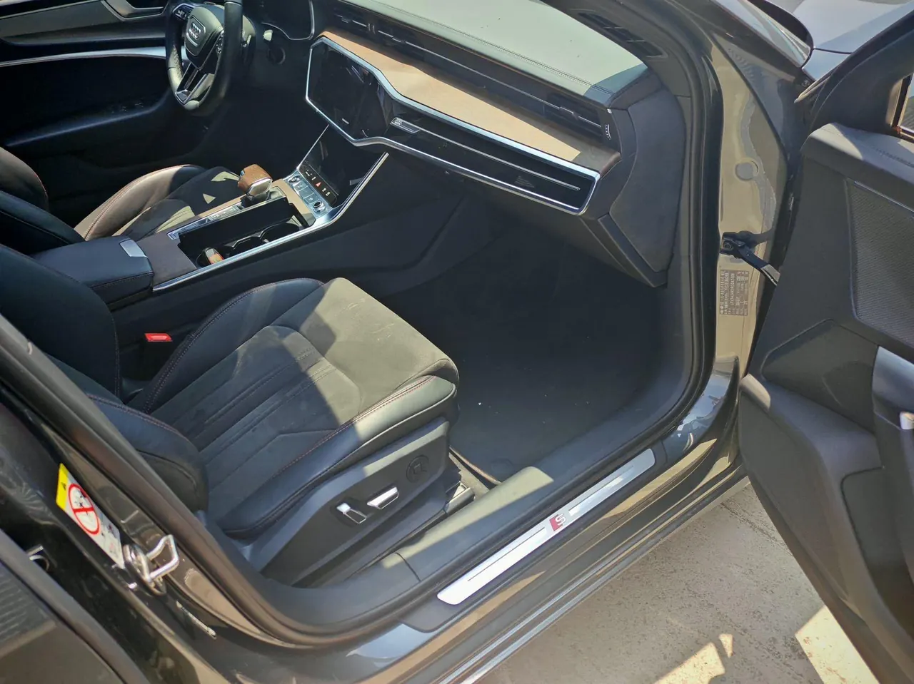 Audi 2024 A6L 2.0TFSI 45TFSI Selected Dynamic Automatic 8