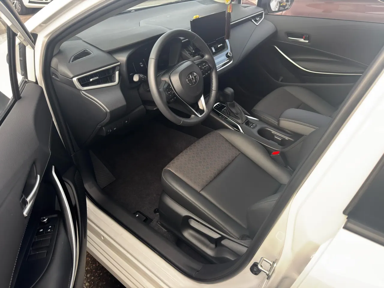 Toyota 2025 Corolla Double Engine 1.8 Stepless Intelligent Electric Hybrid Pioneer Edition Automatic Gear 4