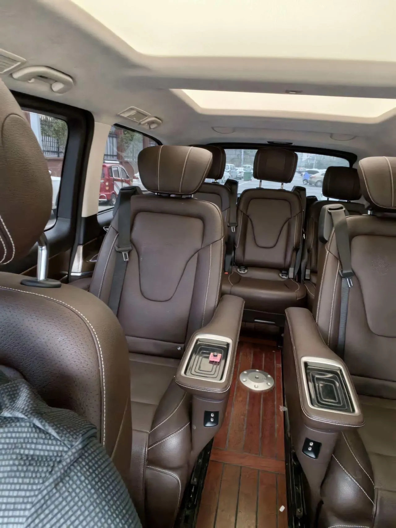 Mercedes Benz V 2021V 260 L 2.0T Premium Edition Automatic Gear 3