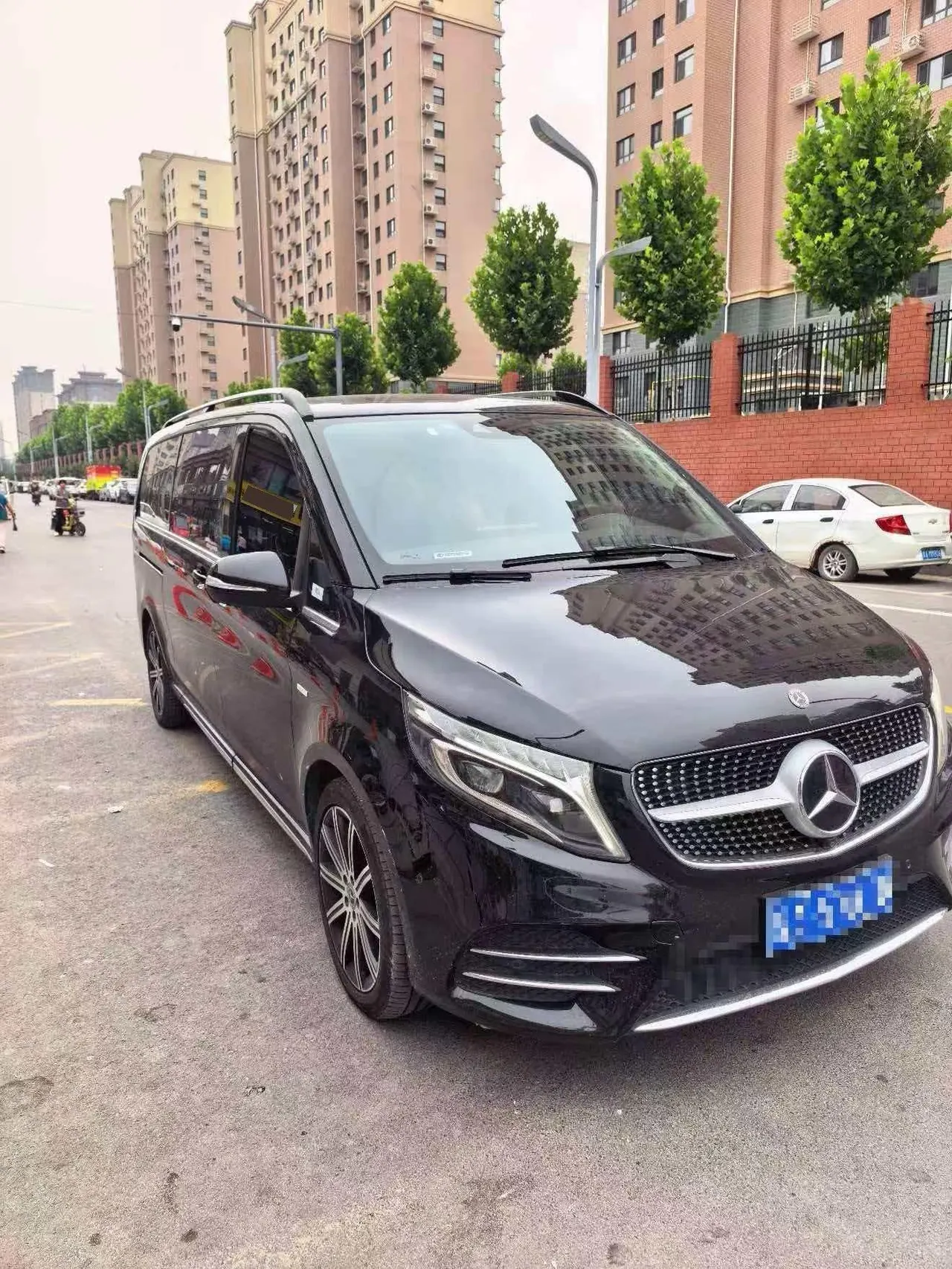 Mercedes Benz V 2021V 260 L 2.0T Premium Edition Automatic Gear 7