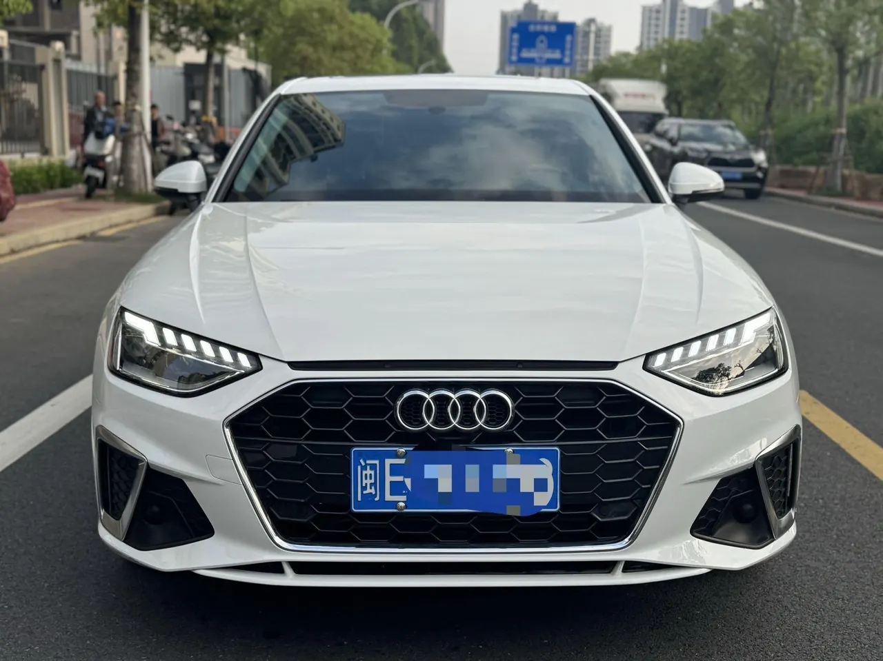 Audi 2022 A4L 2.0TFSI 40TFSI Fashion Dynamic Automatic 2