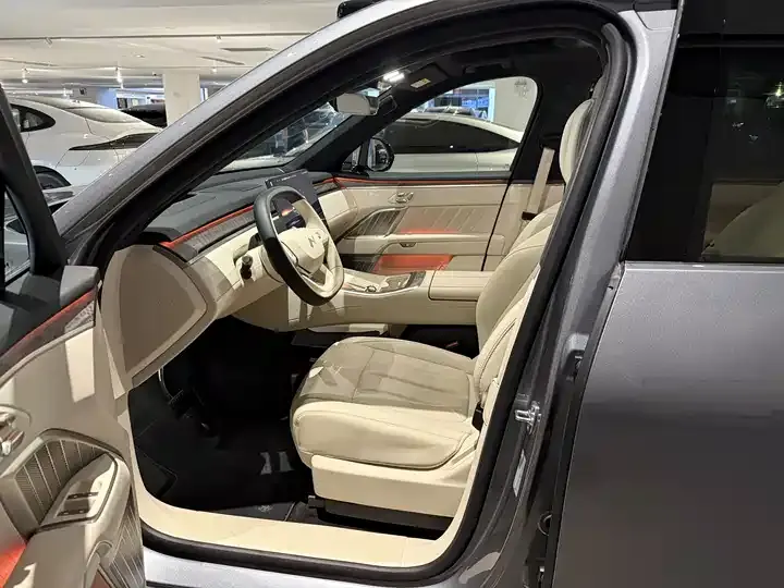 ONVO L90 2025 Max six-seat version 5