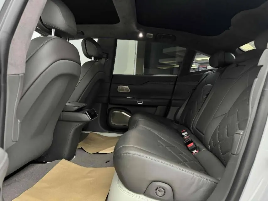 NIO 2021 ET 7 100kWh First Edition Automatic Gear 8