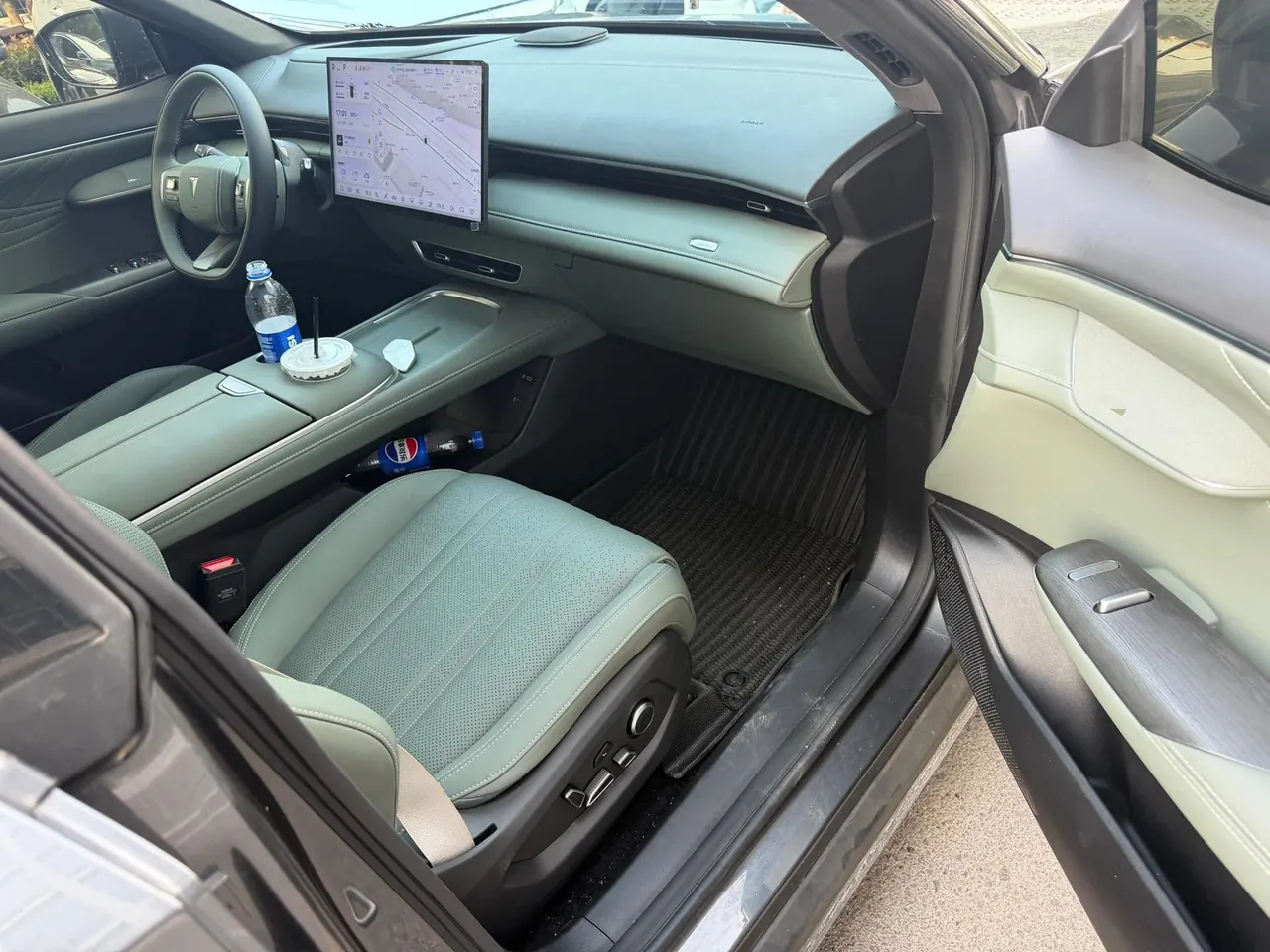ChangAn Deepal 2024 S 07 215Max extended range automatic gear 3