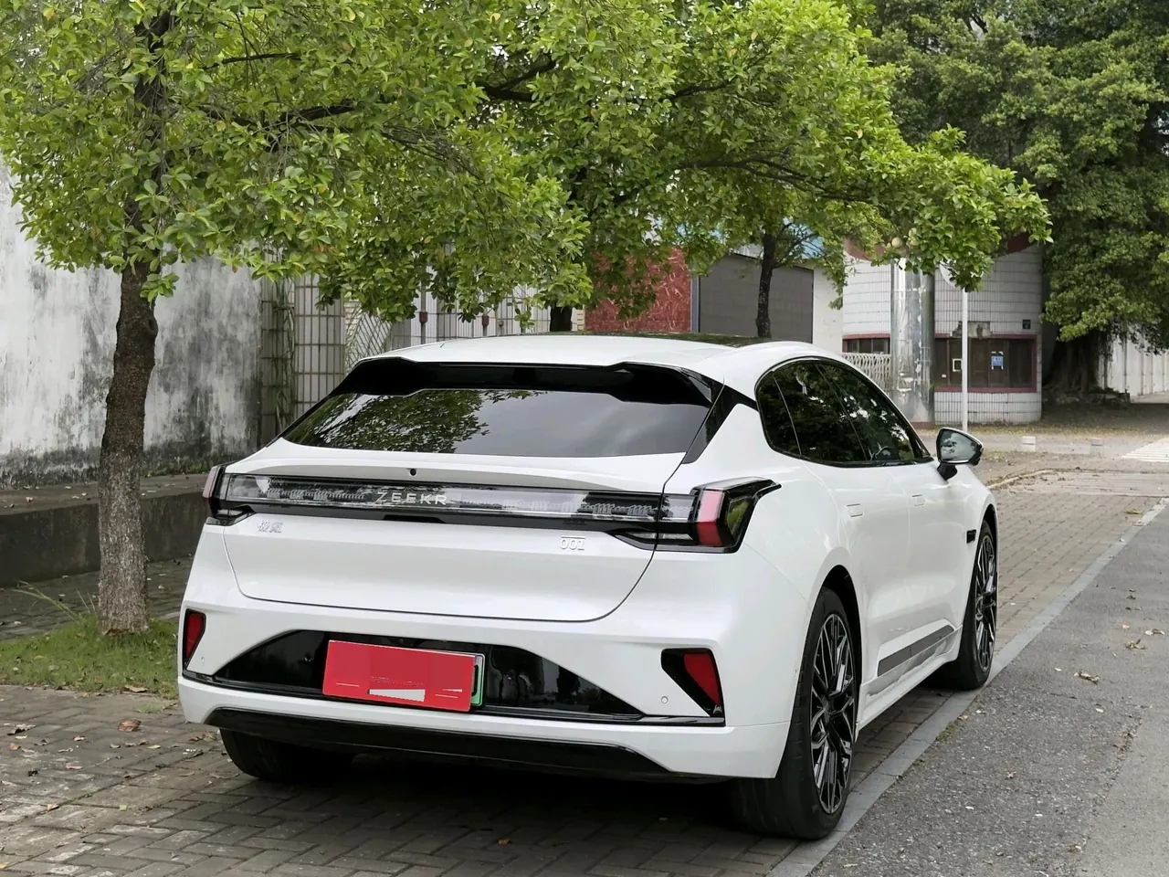 Zeekr 2024 Zeekr 001 YOU version 100kWh four-wheel drive automatic gear 4