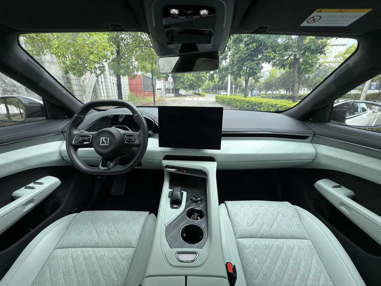 Zeekr 2024 Zeekr 001 YOU version 100kWh four-wheel drive automatic gear 8