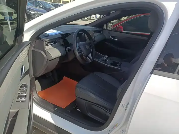 Qin PLUS 2025 DM-i Smart Driving Edition 55KM Leading Model 12