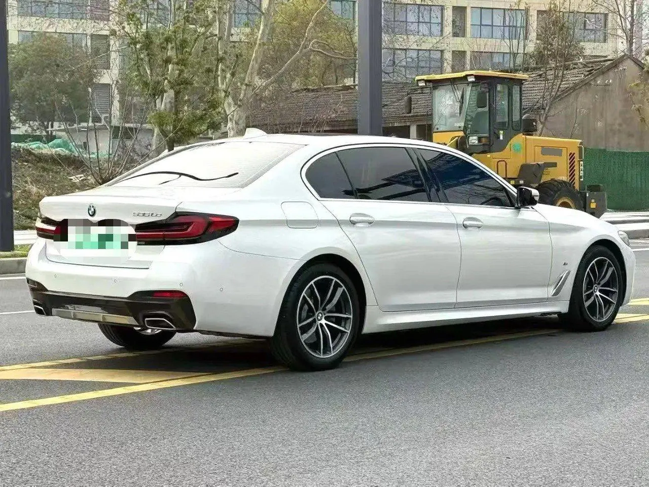 BMW 5 series new energy 2021 535Le 2.0T luxury package automatic gear 4