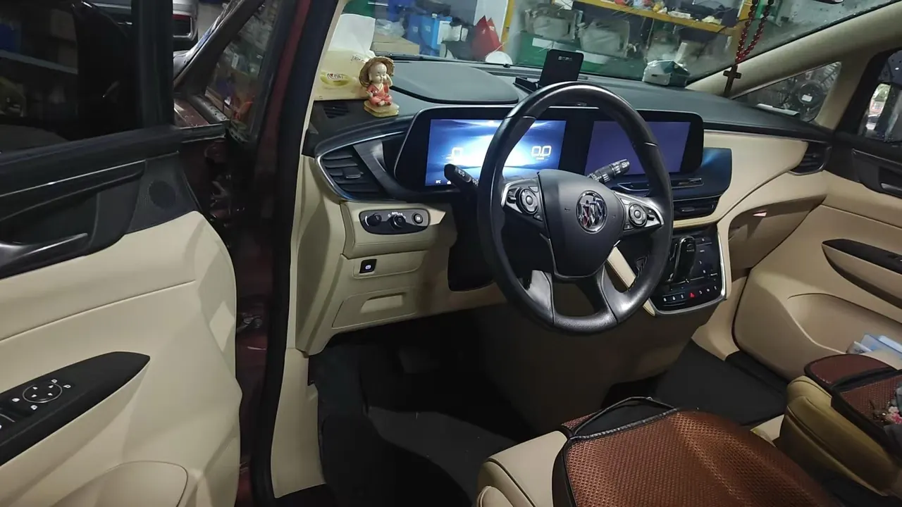 Buick 2023 GL8 ES Lu Zun 48V 2.0T 653T Luxury Automatic Gear 7