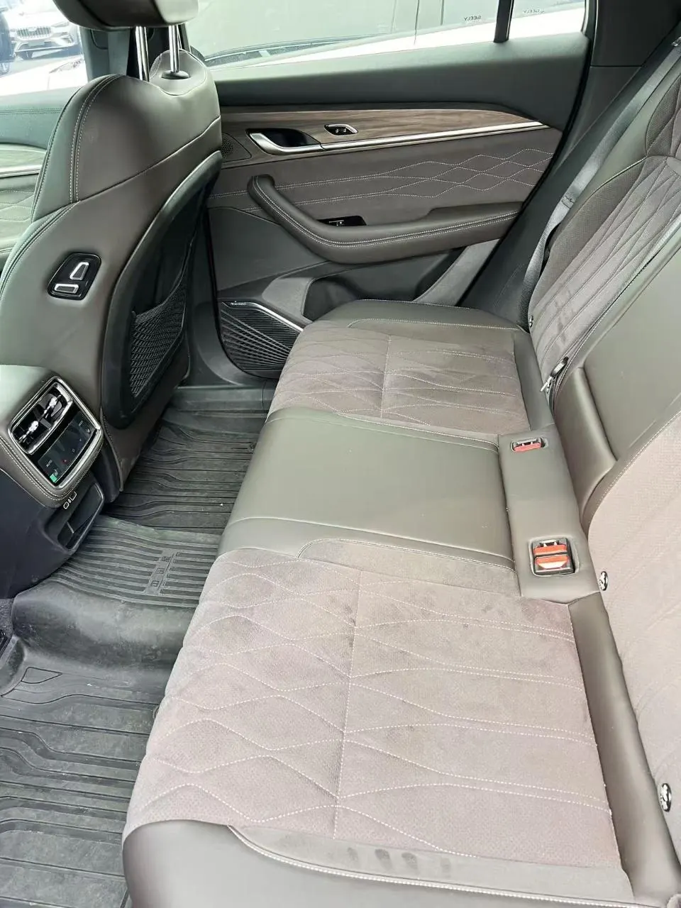 Geely 2026 XingyueL (Monjaro) 2.0TD Oriental Obsidian full moon version automatic gear 5