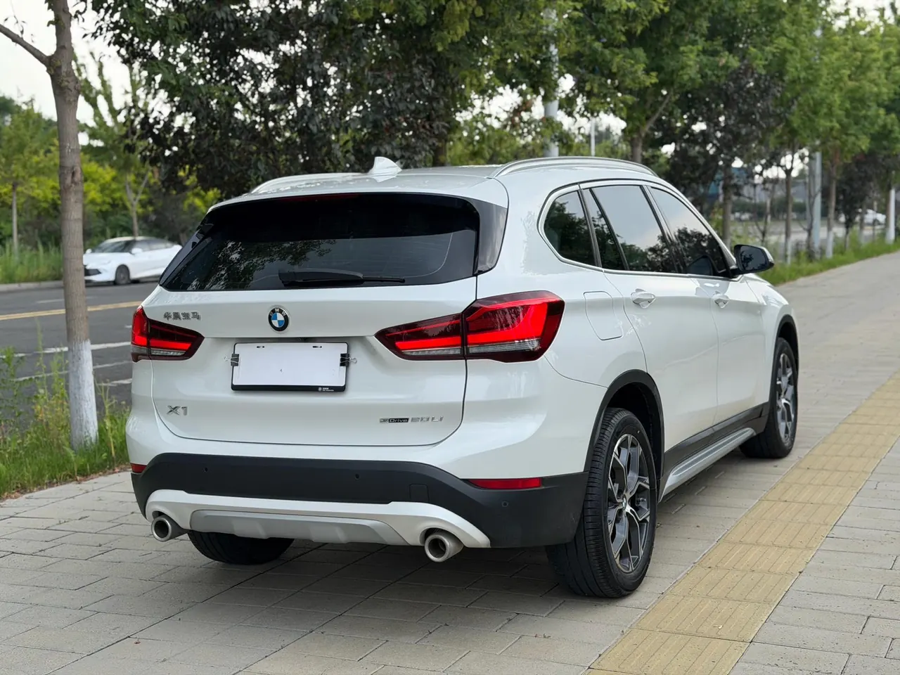 BMW 2022 X1 sDrive20Li 1.5T fashion automatic gear 17